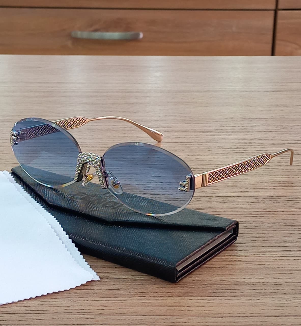 Vista 4 de GAFAS FENDI DOBLE AA - Color: Negro